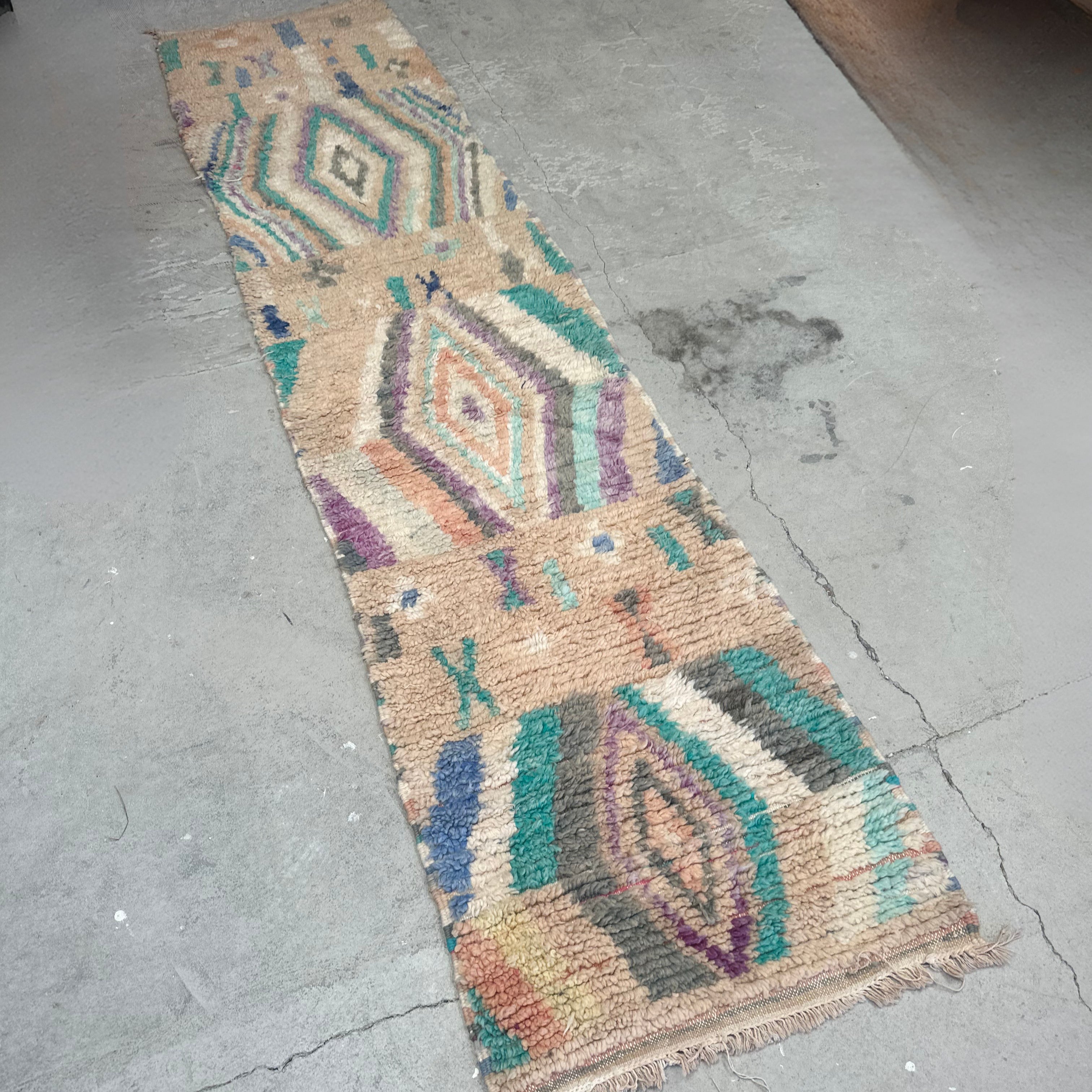 Boujaad løber størrelse 66 x 266 cm.