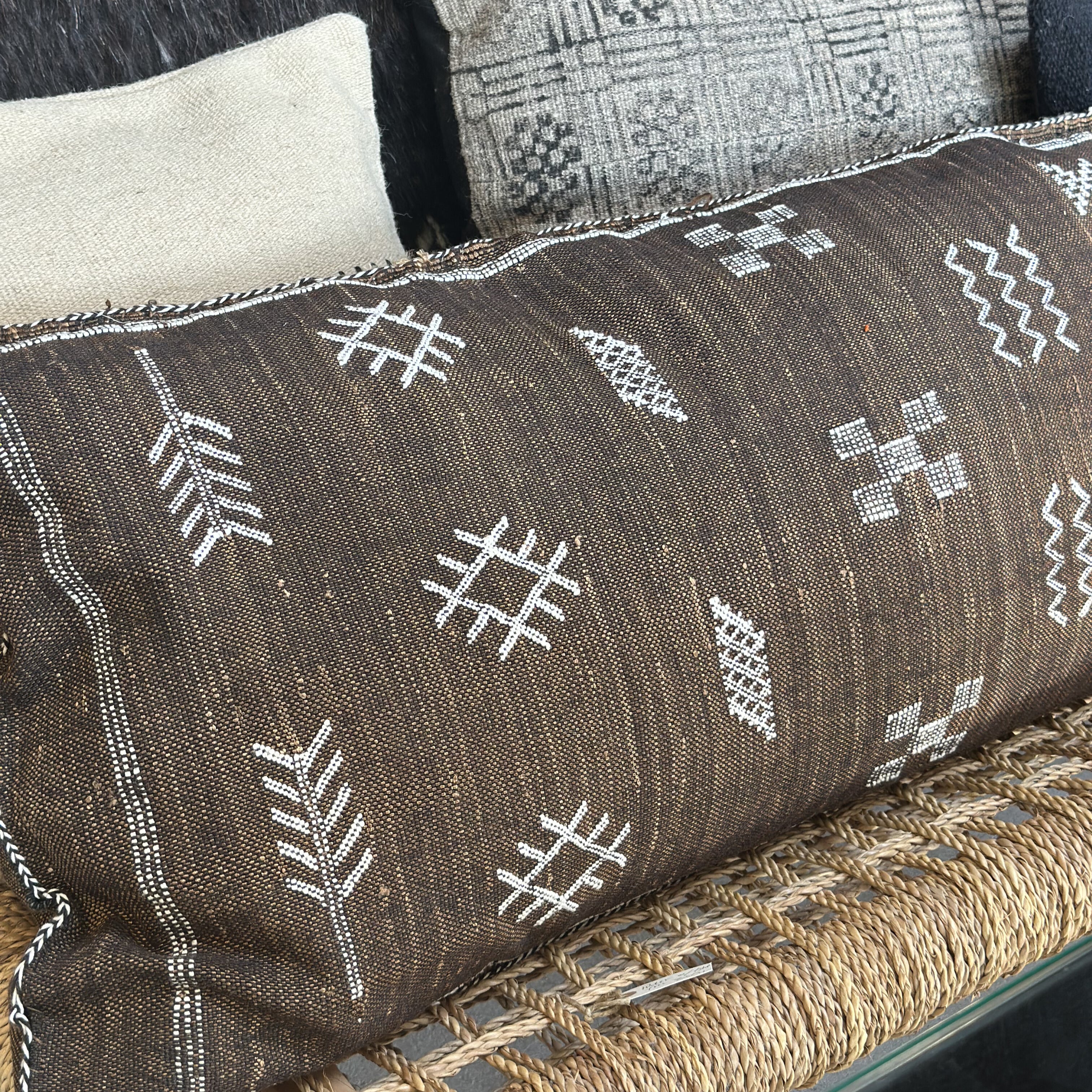 Cushion cover in cactus silk - size 50 x 90 cm. 