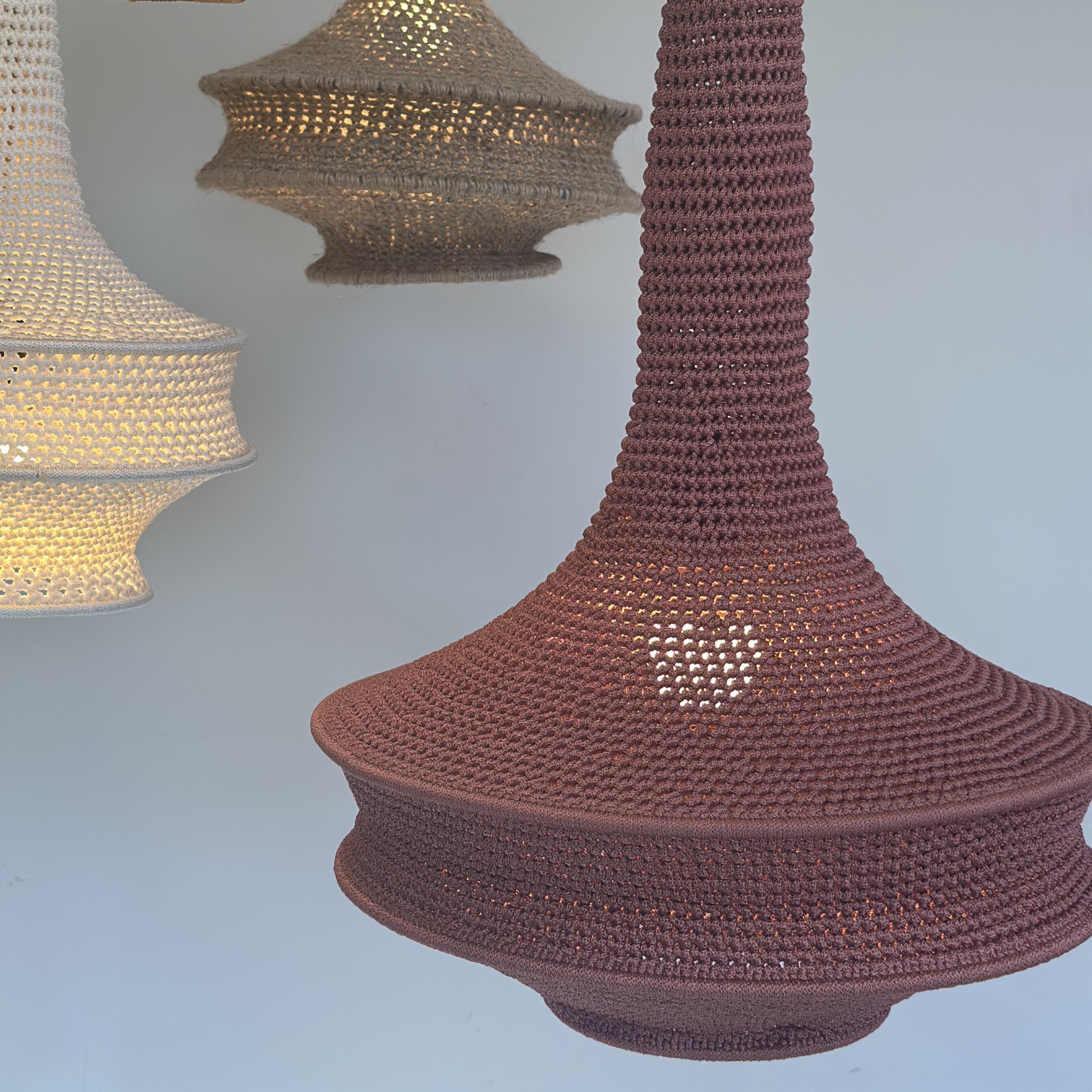 Lampeskærm - hæklet (burgundy - 40 cm.)