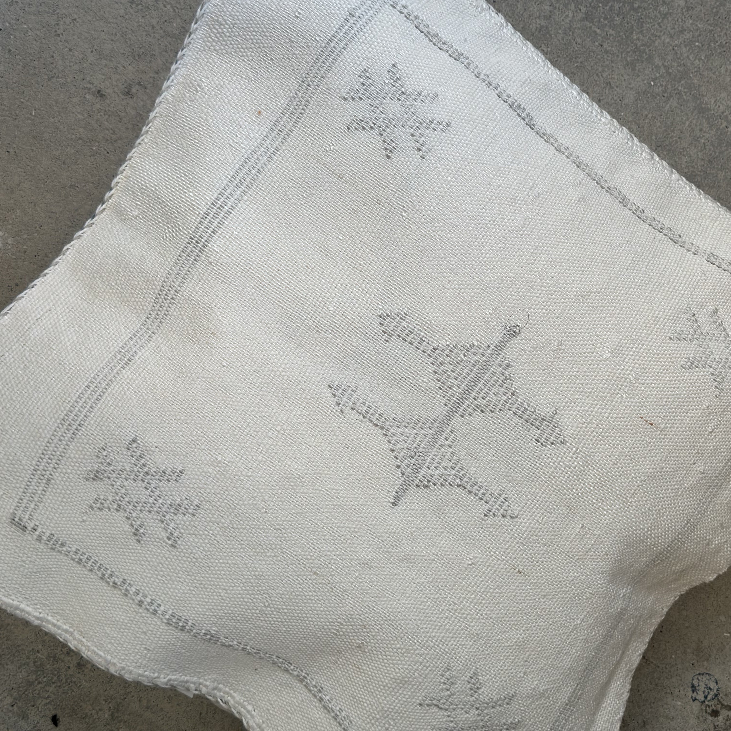 Cushion cover in cactus silk - size 45 x 45 cm.