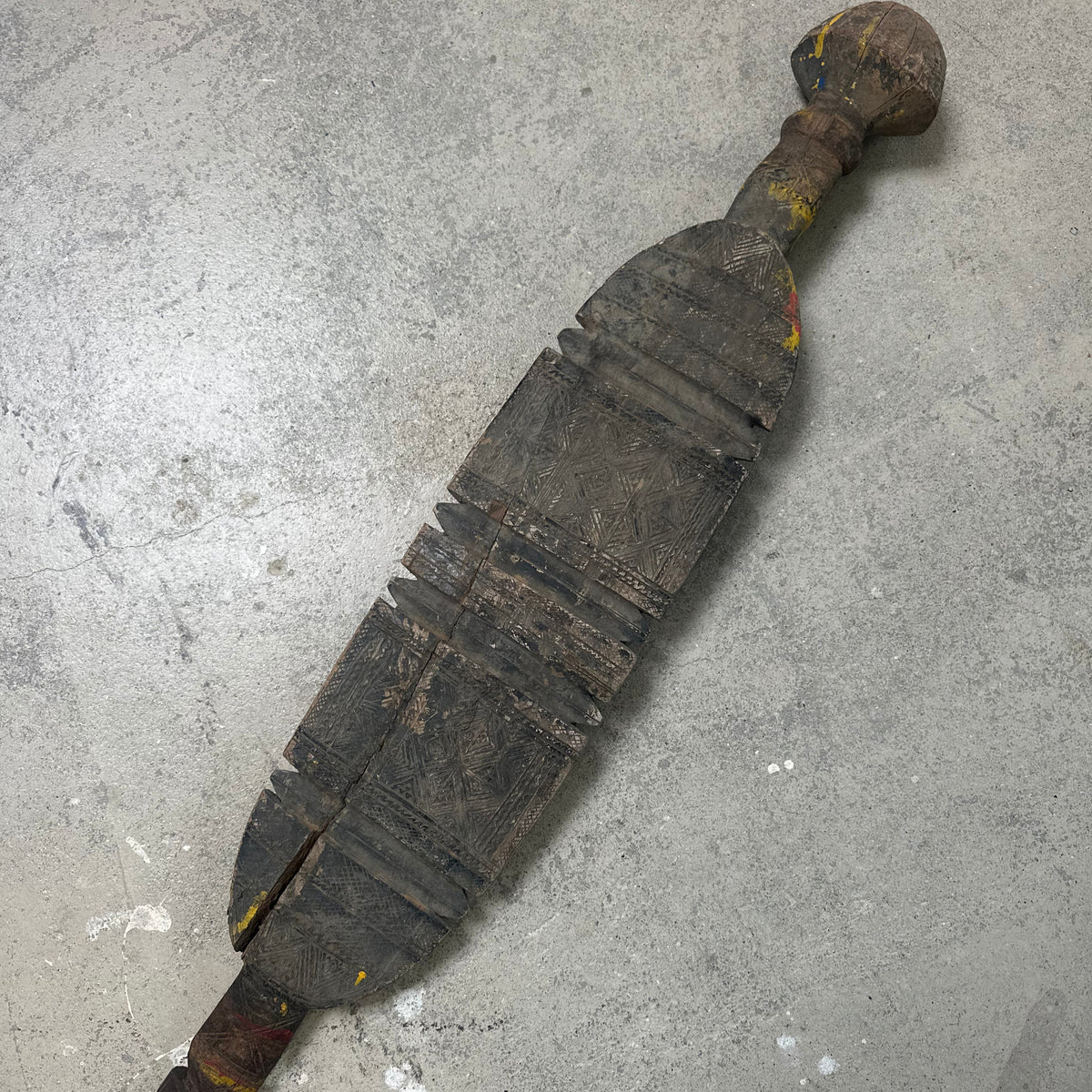 Vintage berber tent peg - size 60 x 113cm.