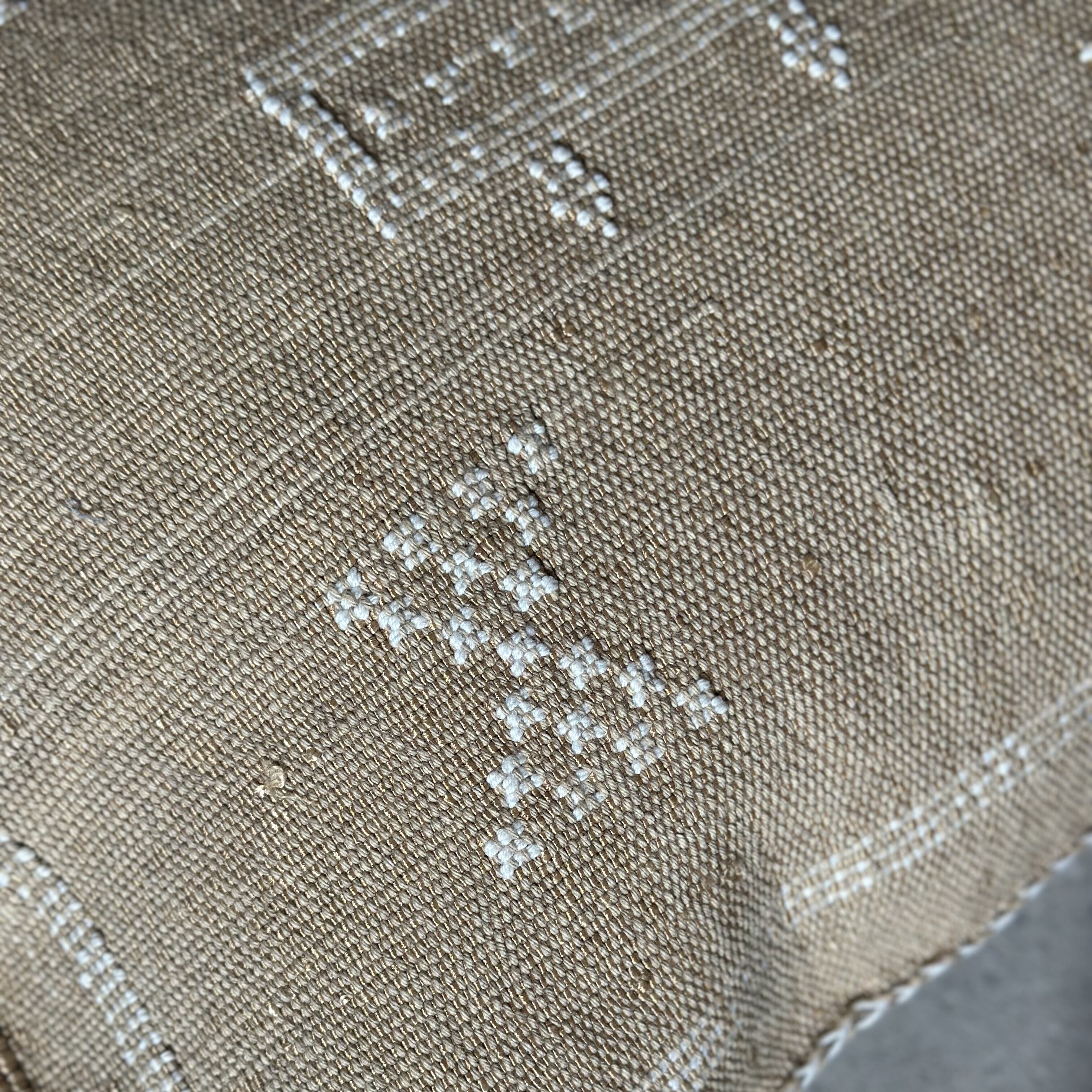 Cushion cover in cactus silk - size 45 x 45 cm.