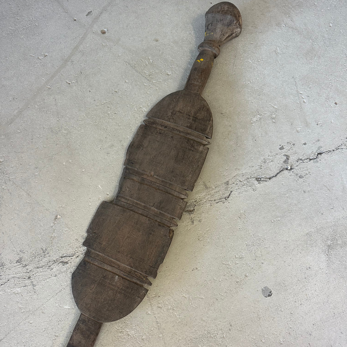 Vintage berber tent peg - size 60 x 113cm.