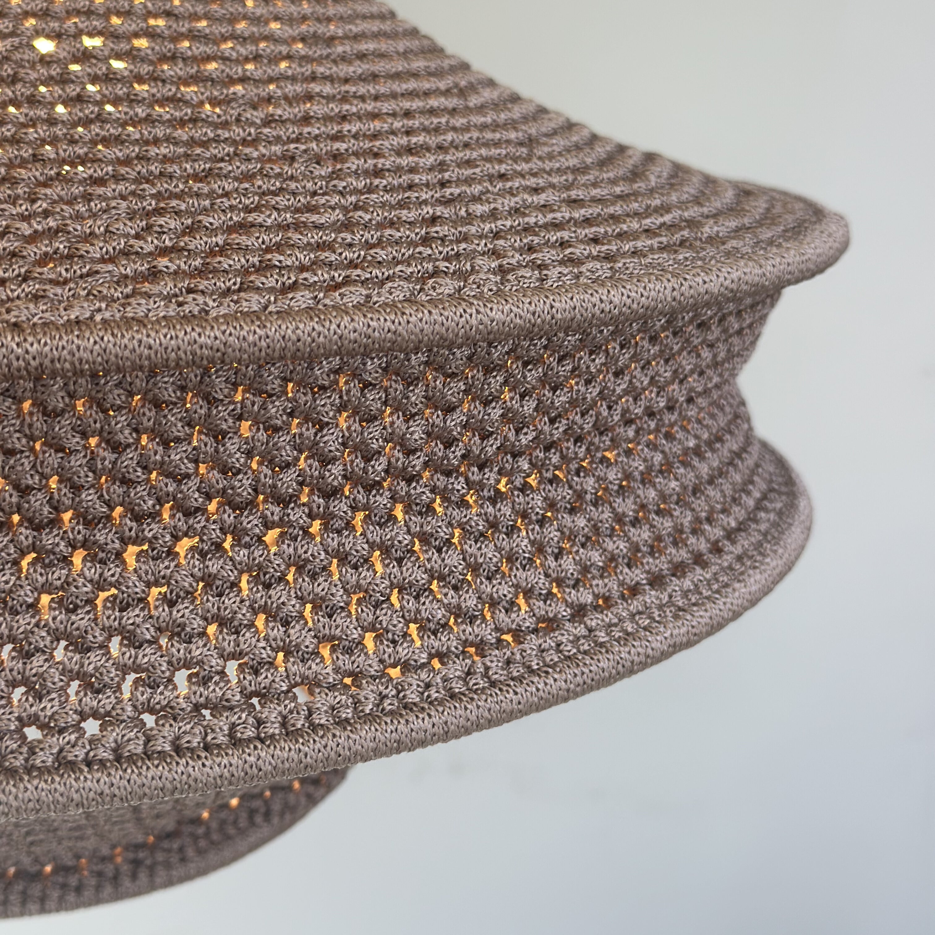 Lampeskærm - hæklet (nougat - 40 cm.)