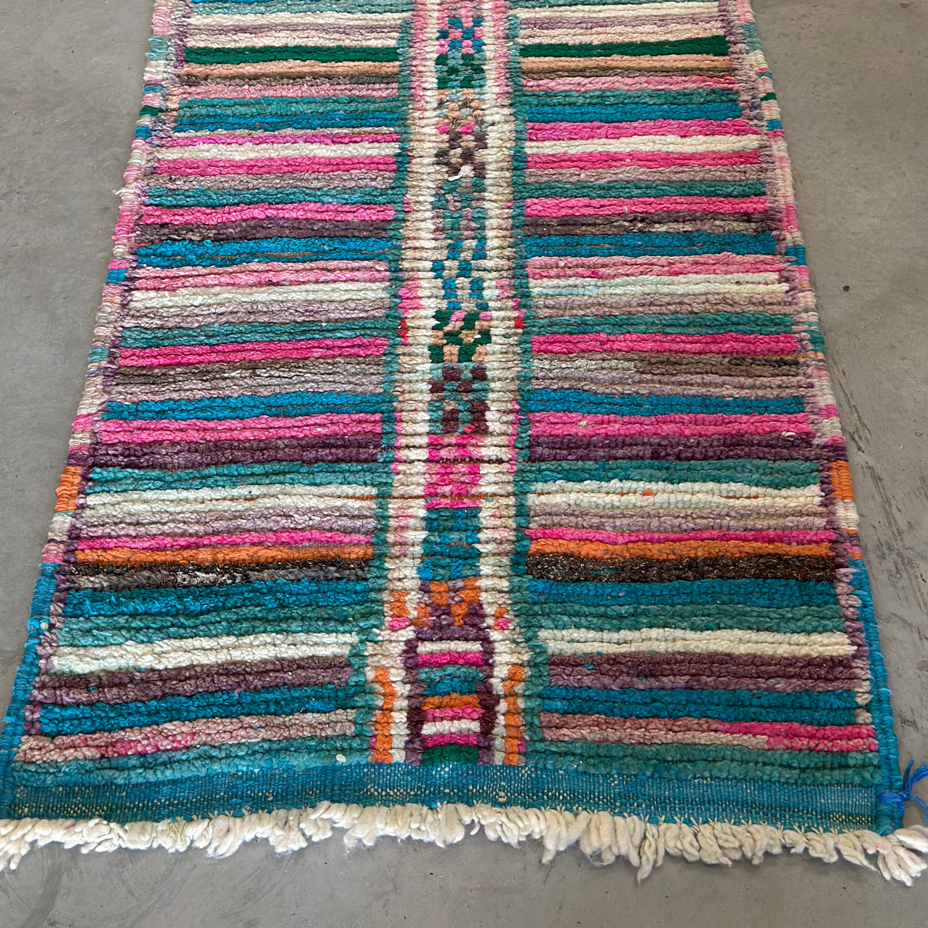 Boujaad løber størrelse 80 x 330 cm.