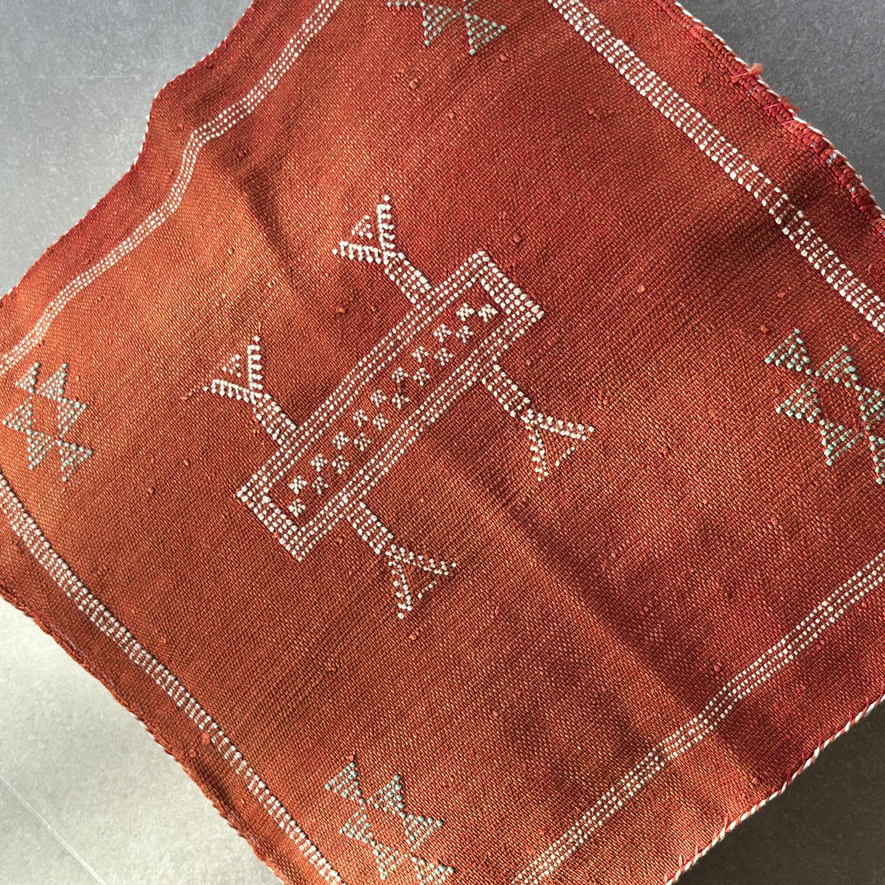 Putetrekk i kaktussilke - størrelse 45 x 45 cm.