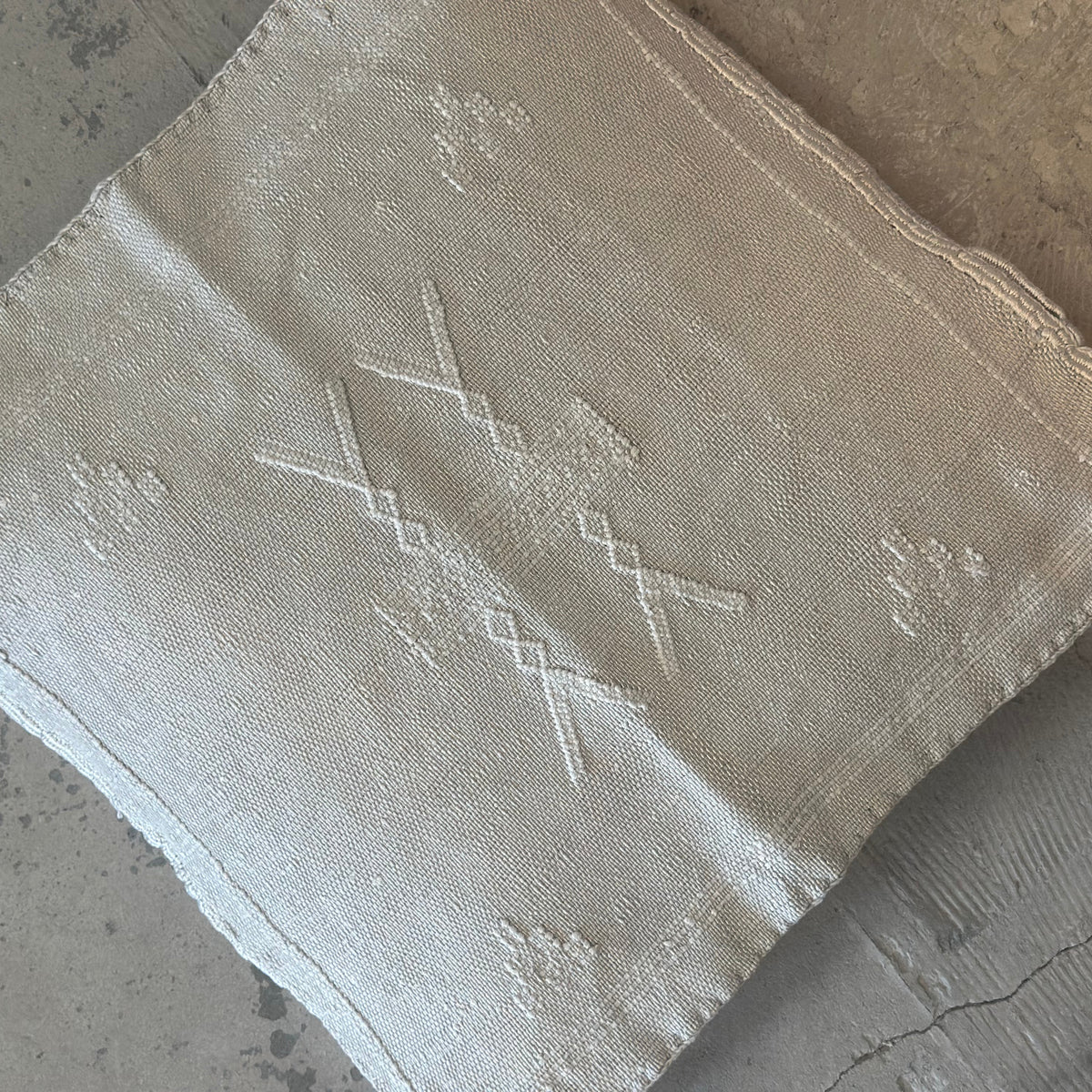 Putetrekk i kaktussilke - størrelse 45 x 45 cm.