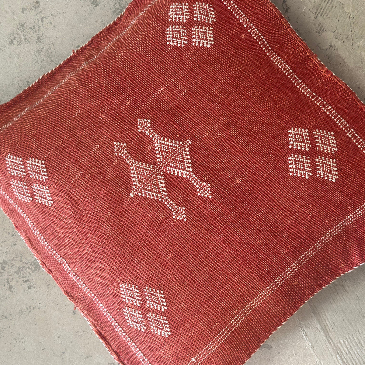 Cushion cover in cactus silk - size 45 x 45 cm.