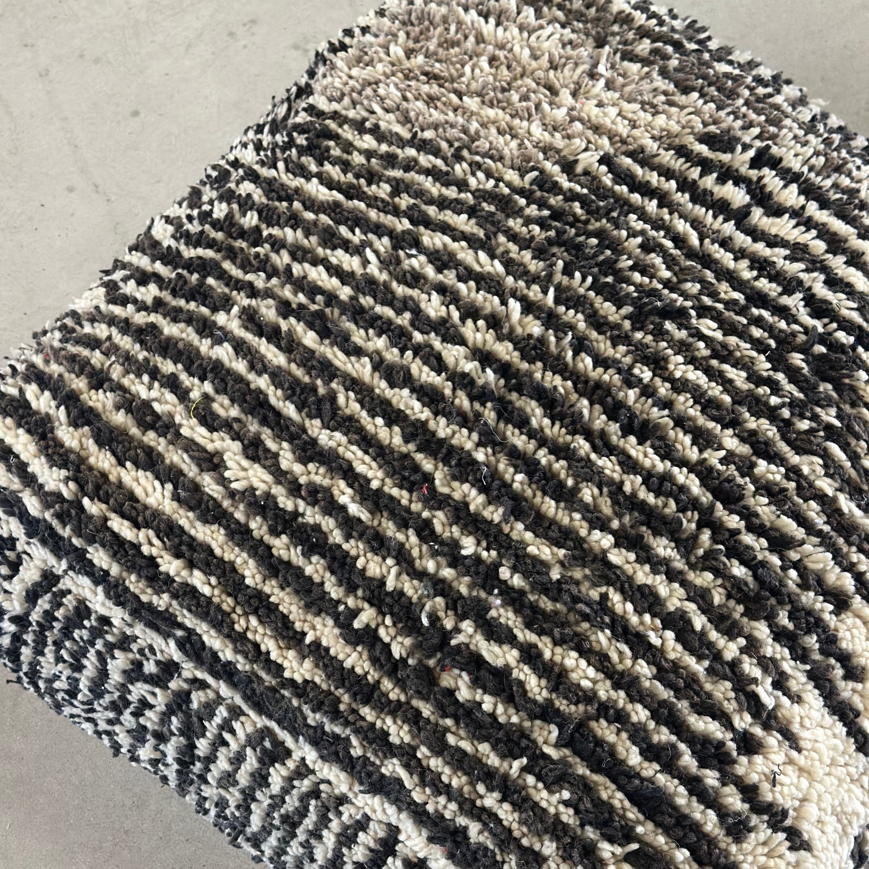 Vintage puf - 60x60x20 cm.