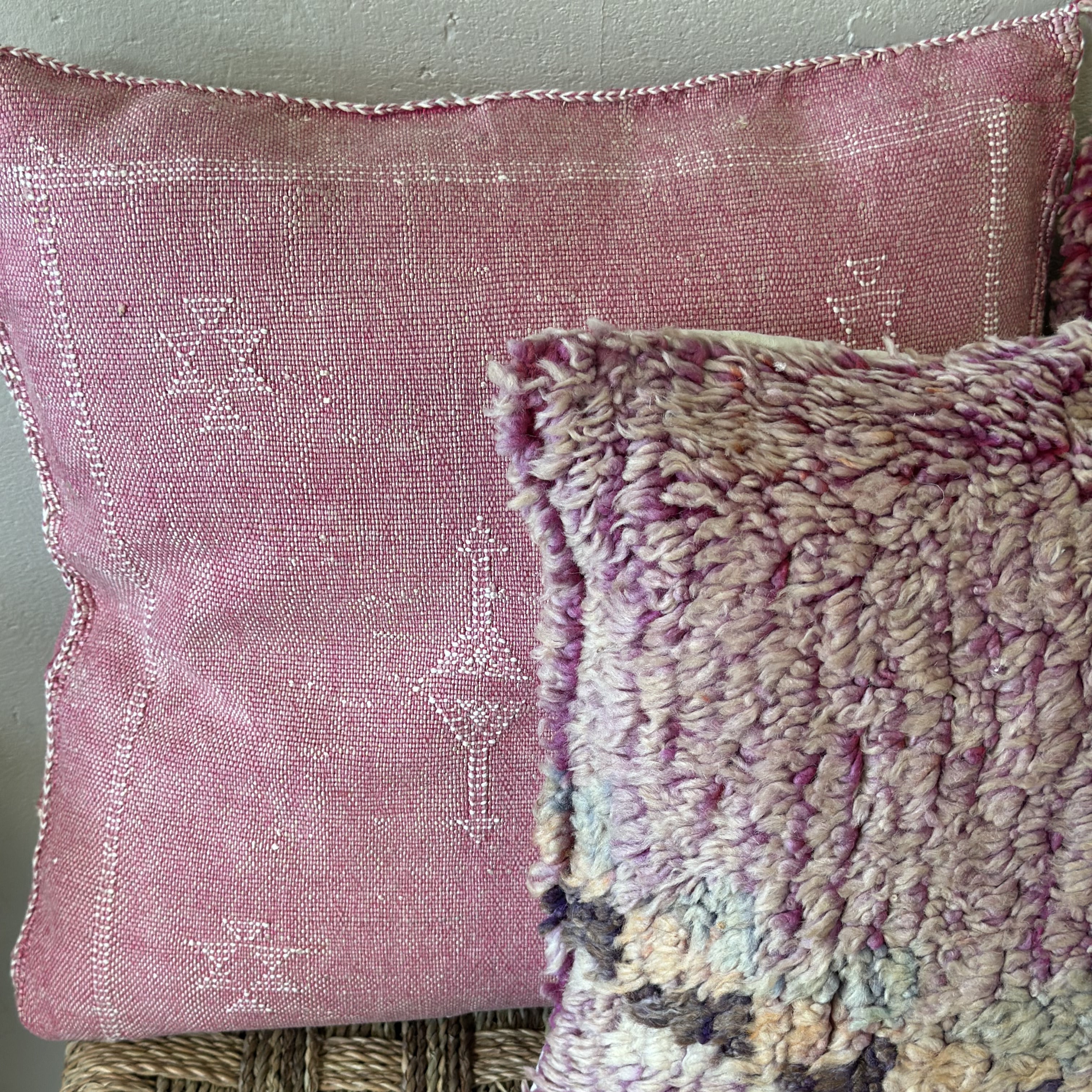 Cushion cover in cactus silk - size 45 x 45 cm.