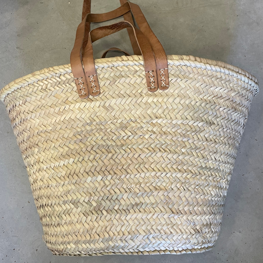 Basket with short and long leather straps - 50 cm. at the top.