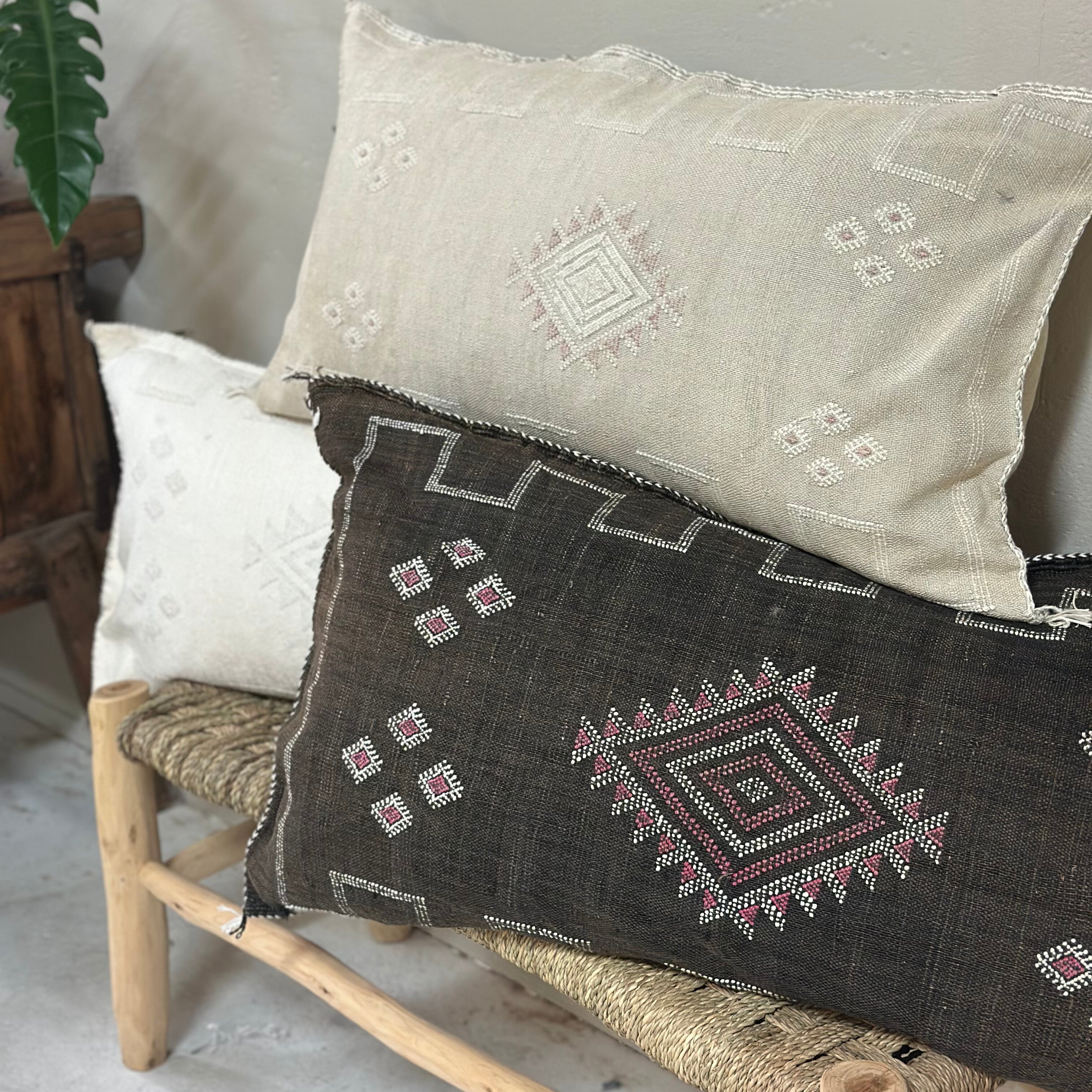 Putetrekk i kaktussilke - størrelse ca. 50x90 cm.