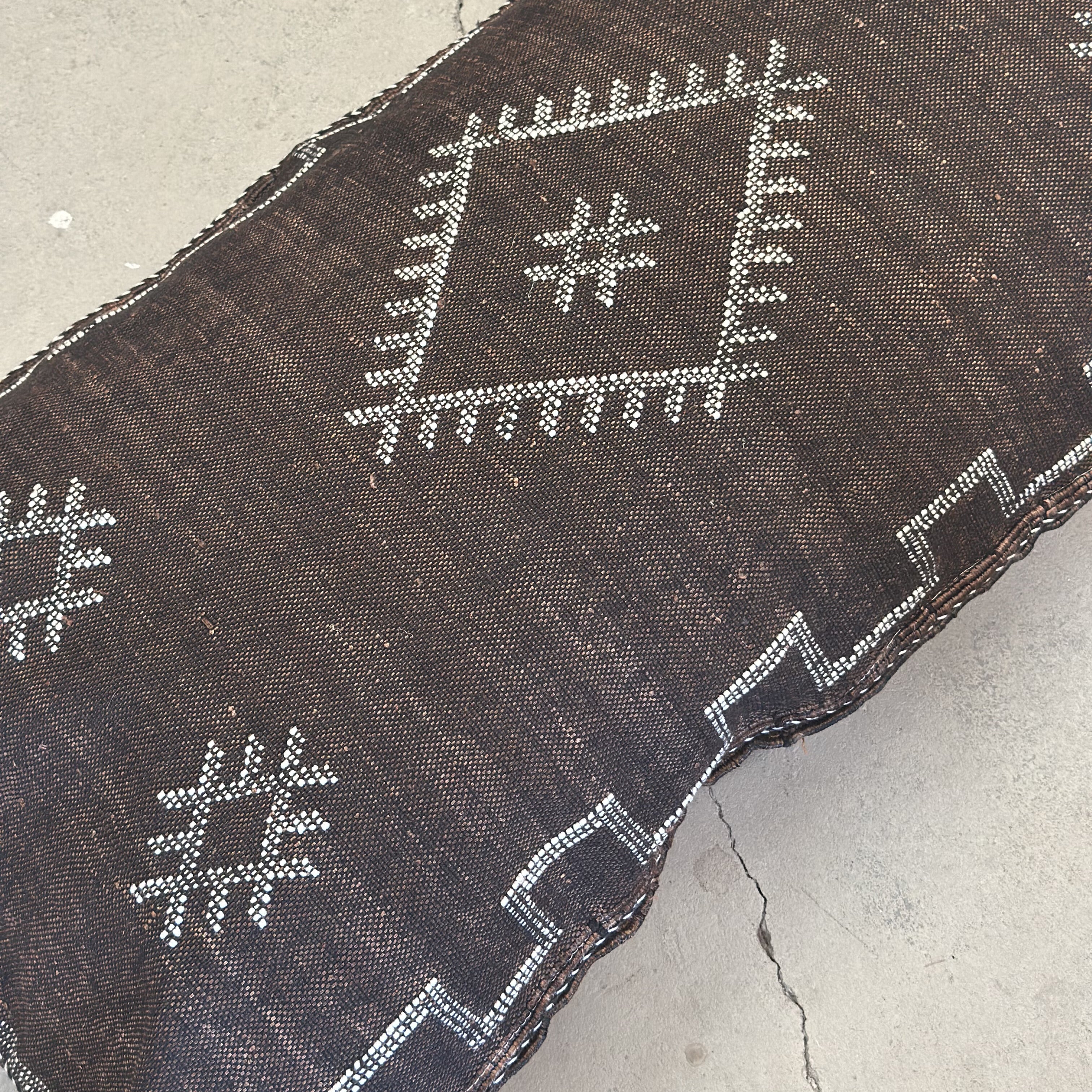 Cushion cover in cactus silk - size 50 x 90 cm. 