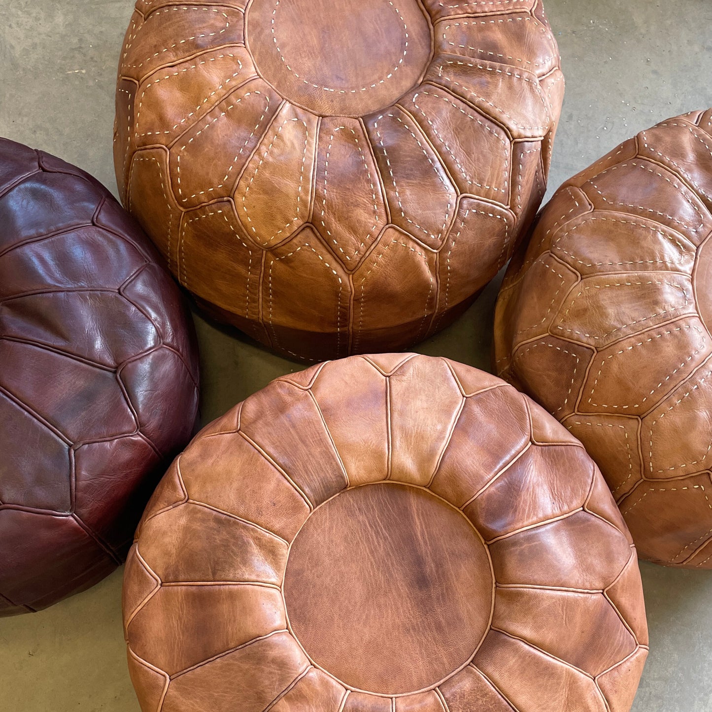 Marokkopude/puf - lys brun med syninger