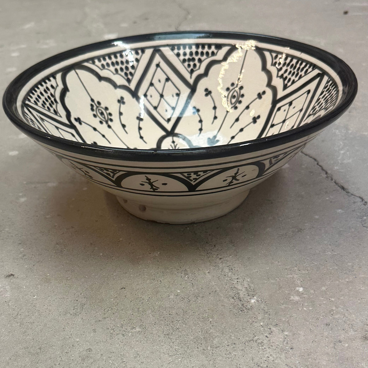 Safi skål - sort - 30 cm. D/ 14 cm. H.