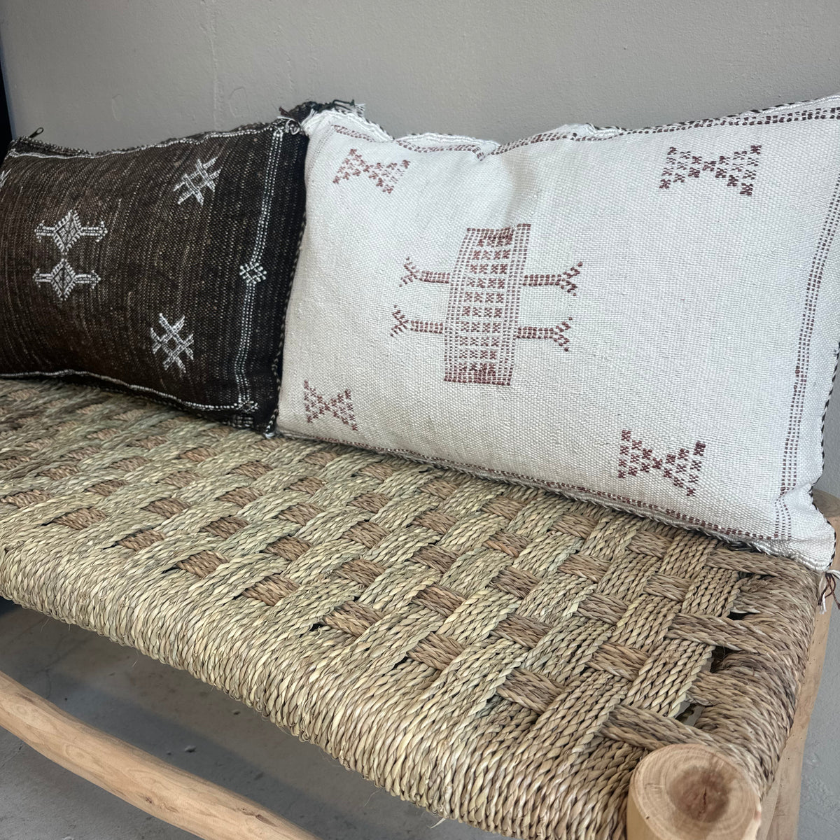 Cushion cover in cactus silk - size 45 x 45 cm.