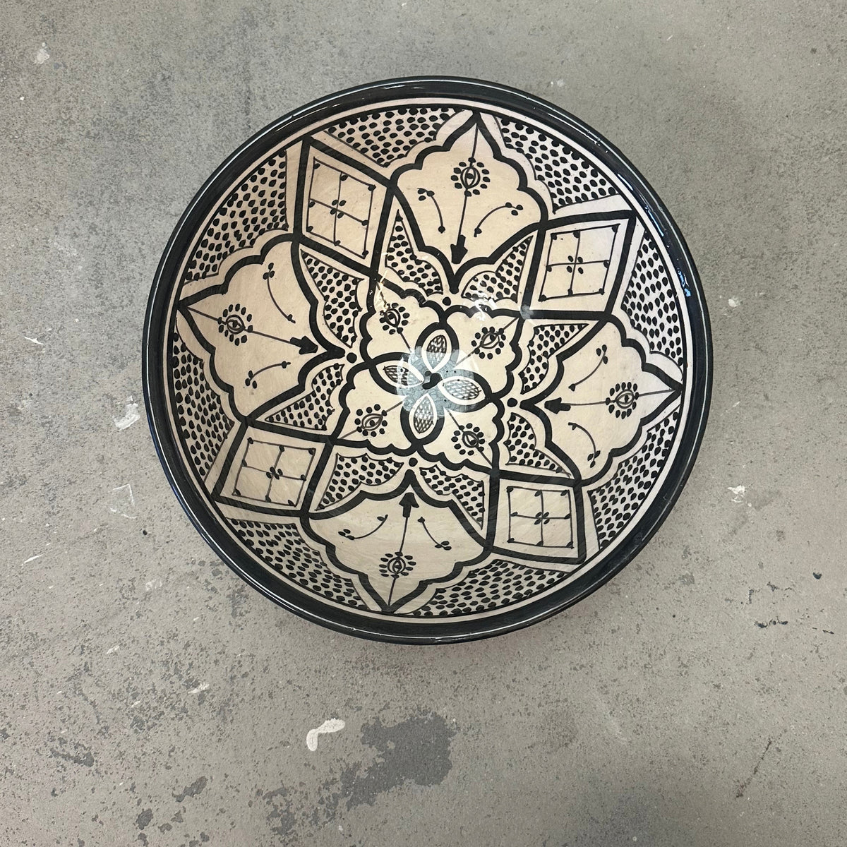 Safi skål - sort - 25 cm. D/ 11 cm. H.