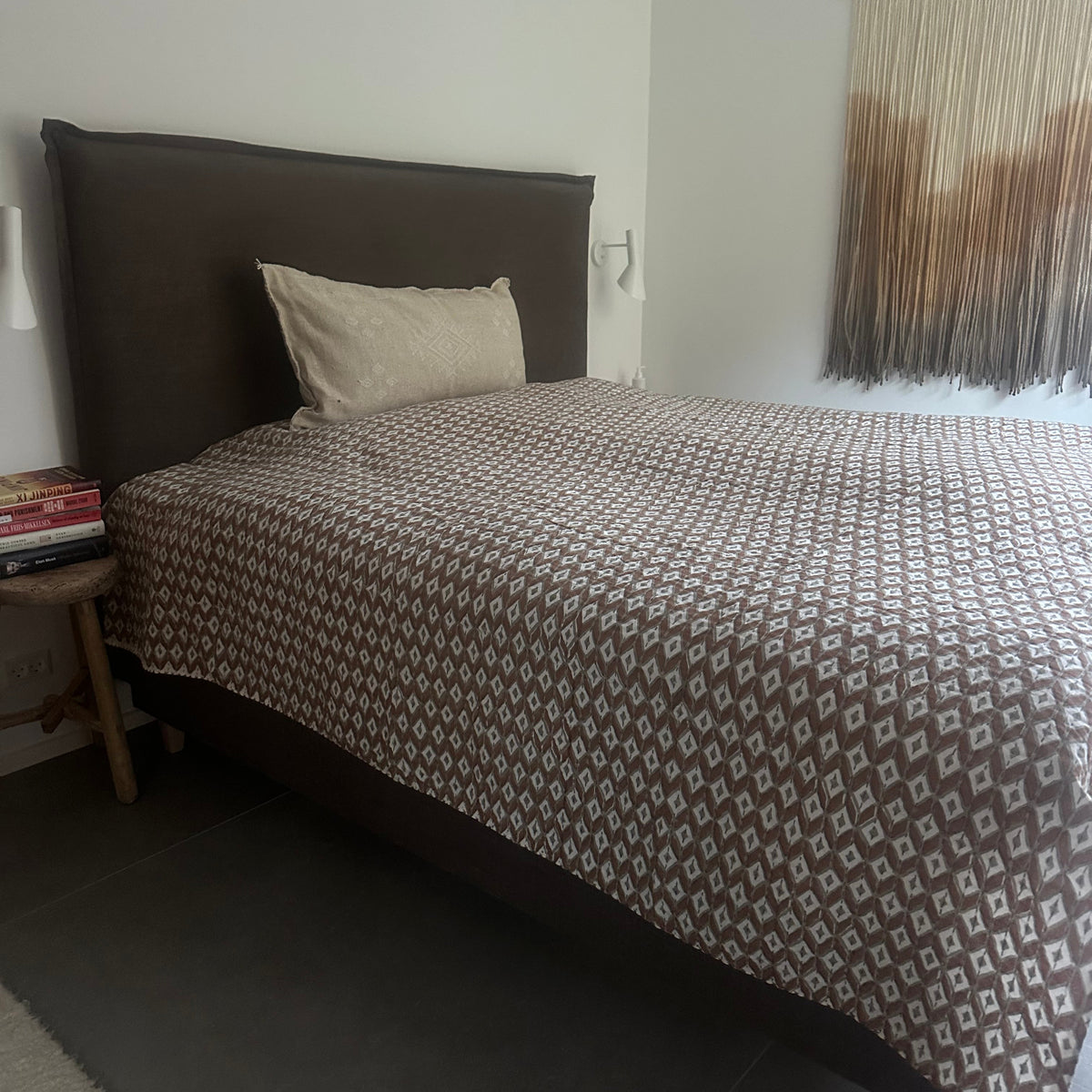 Cotton bedspread - size 240 x 300 cm.