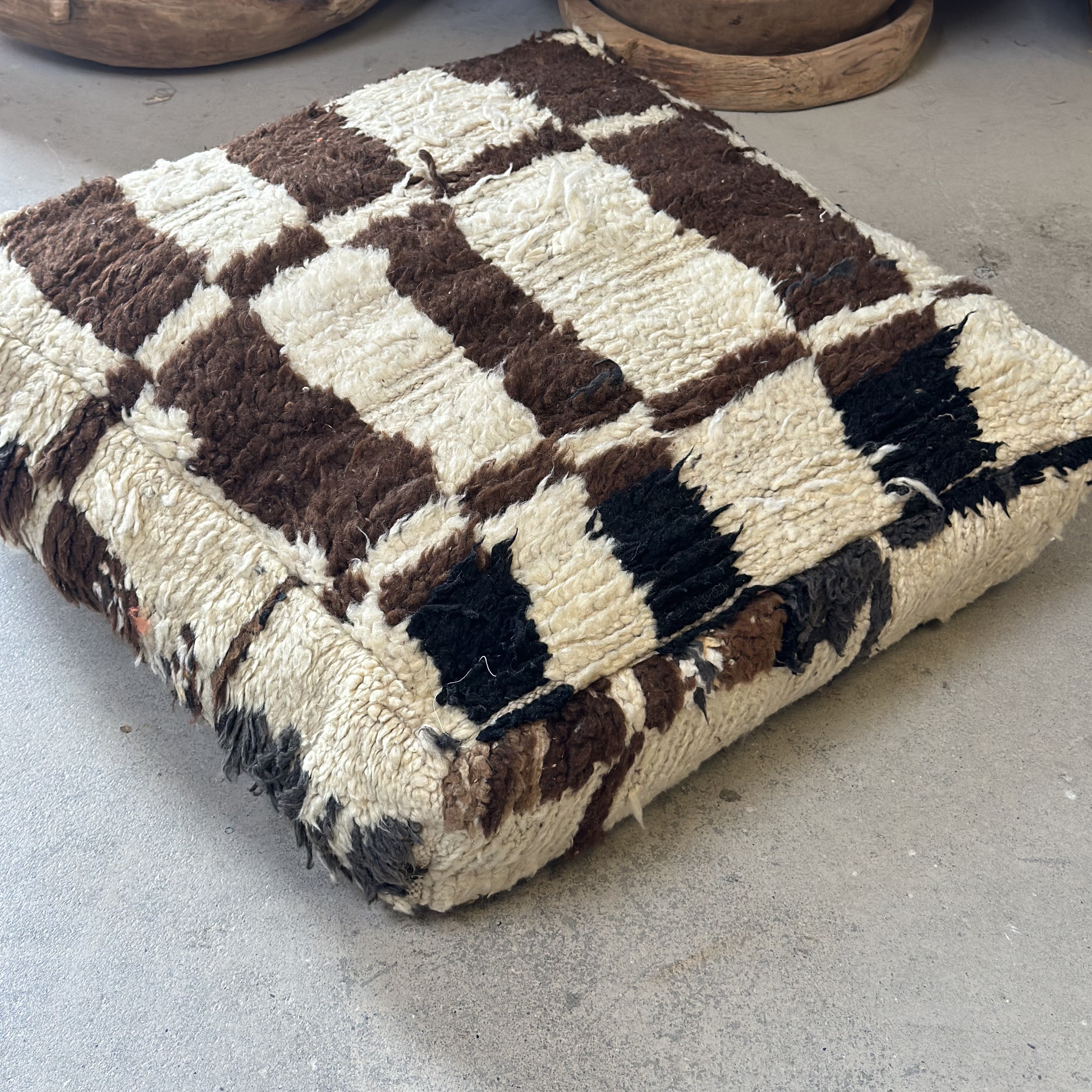 Vintage pouf - Beni Mguild - size 60x60x20 cm.