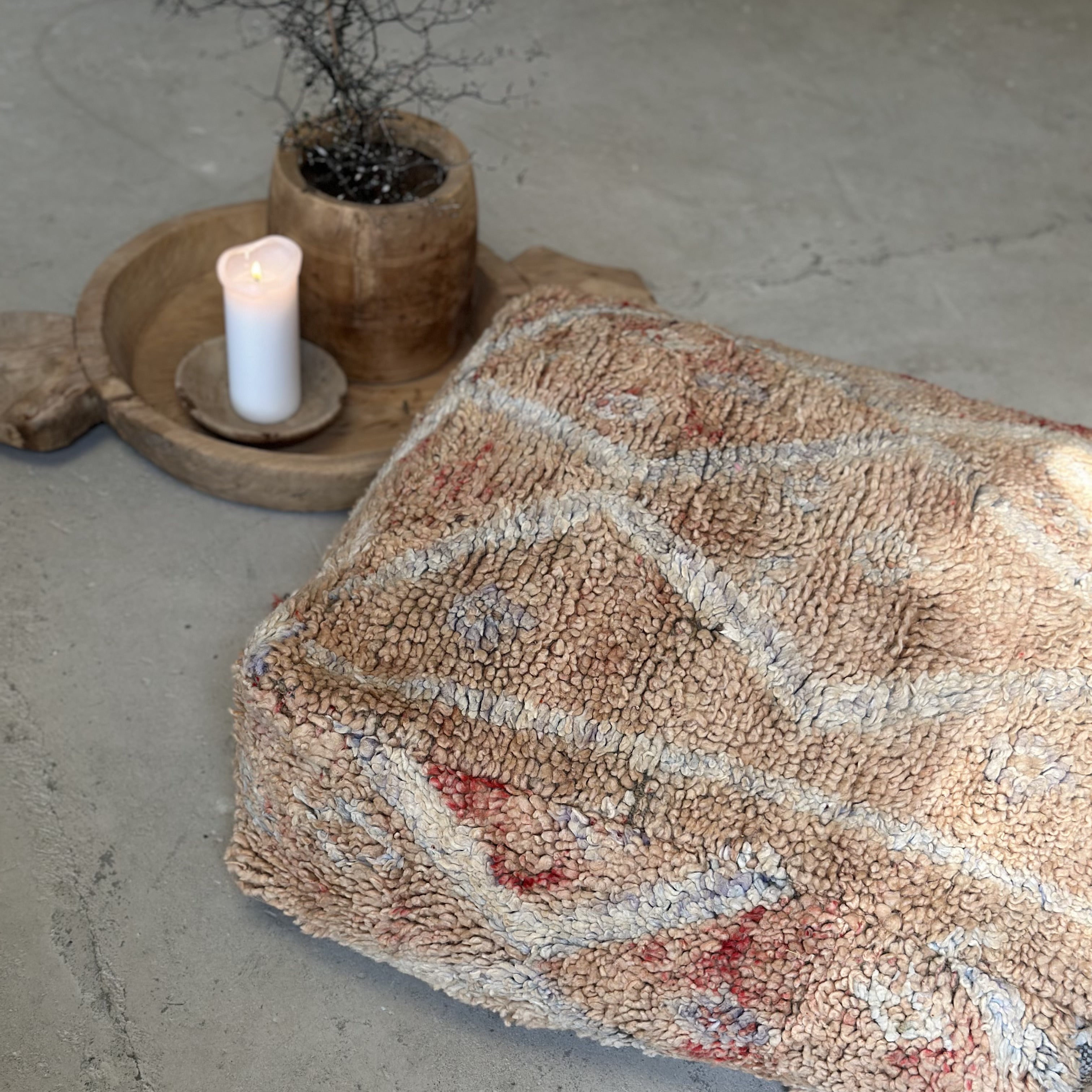 Vintage pouf - Beni Mguild - size 60x60x20 cm.
