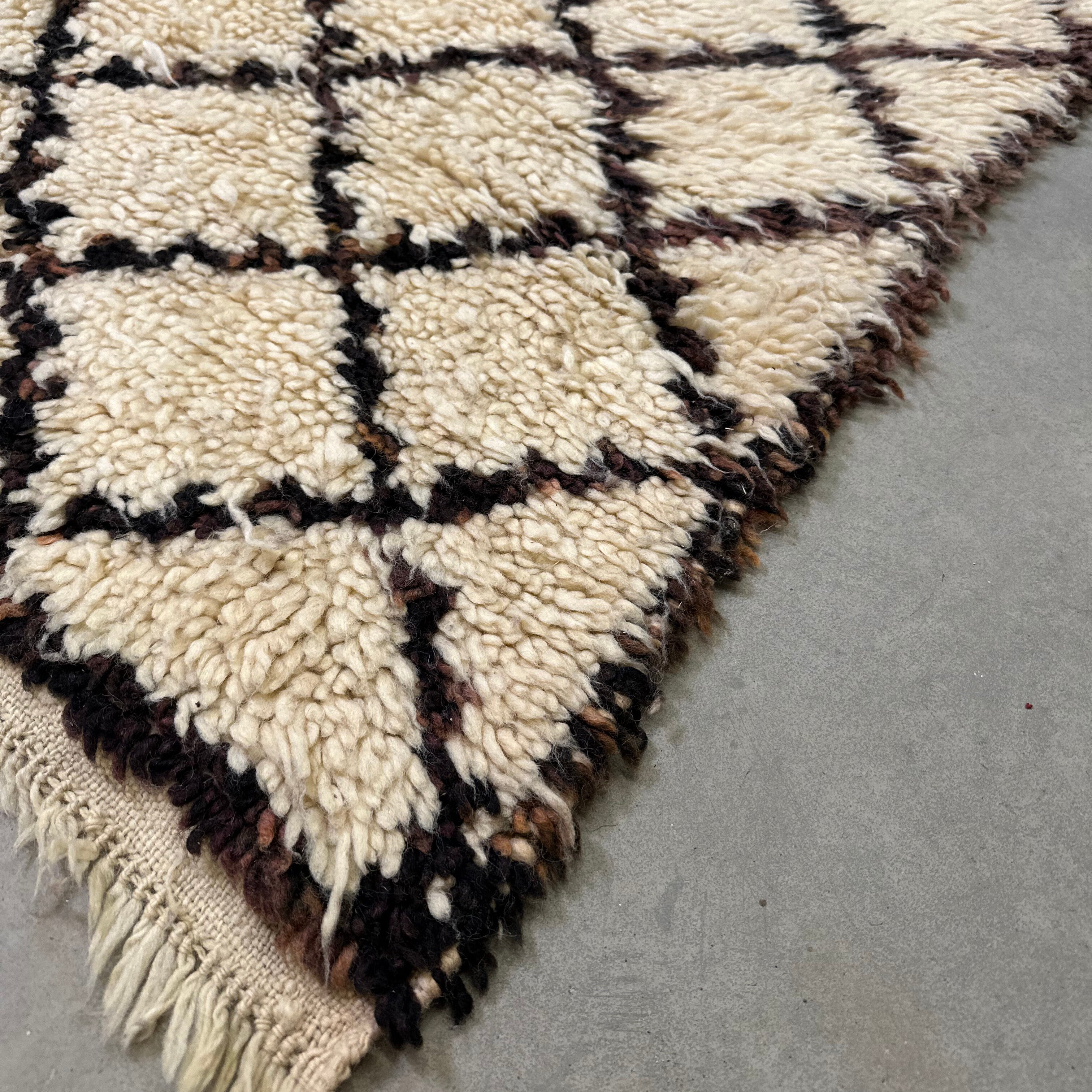 Vintage Mamousha Beni Ourain rug - size 163 x 262 cm.