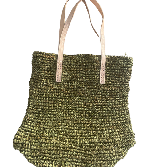 Flettet taske i raffia med læderremme - grøn