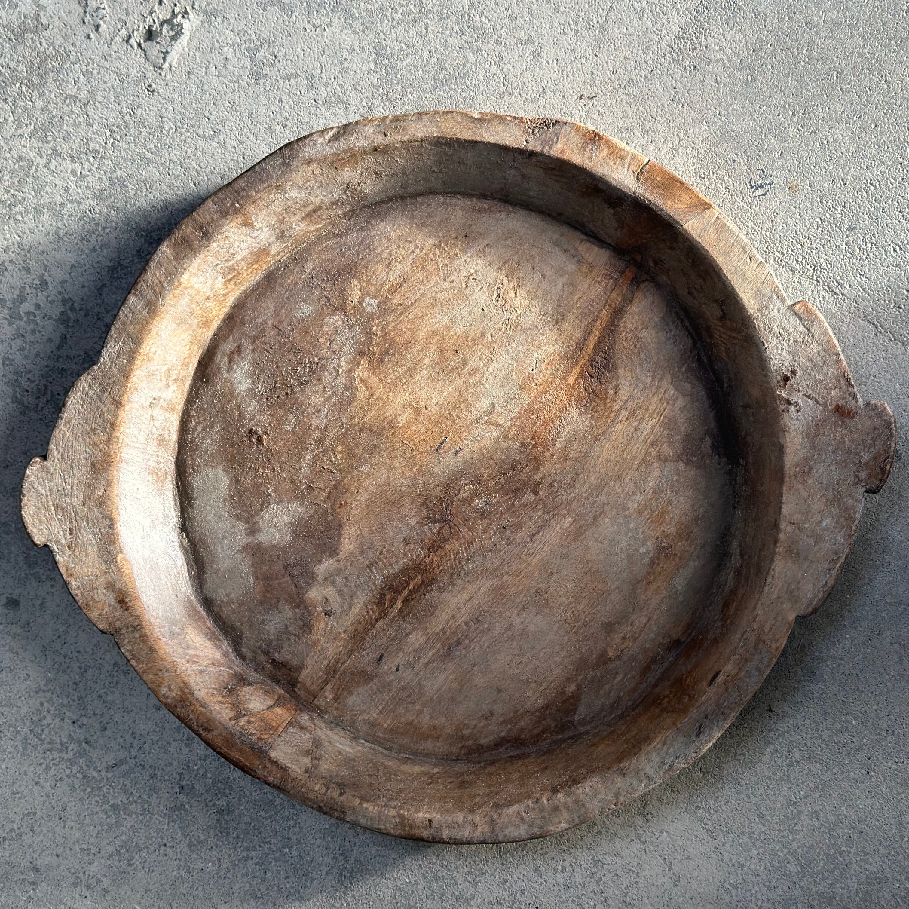 Vintage fad med hank i træ