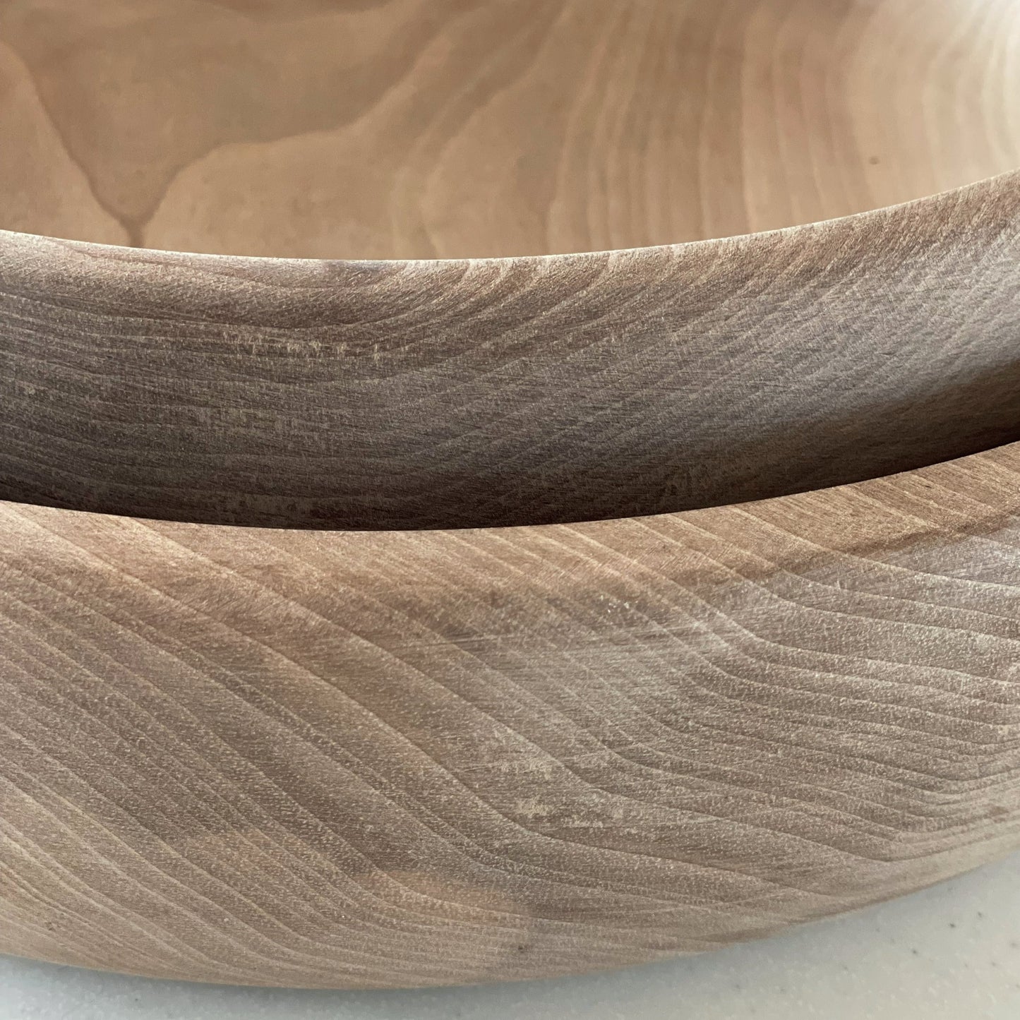 Bowl in walnut wood - 30 cm